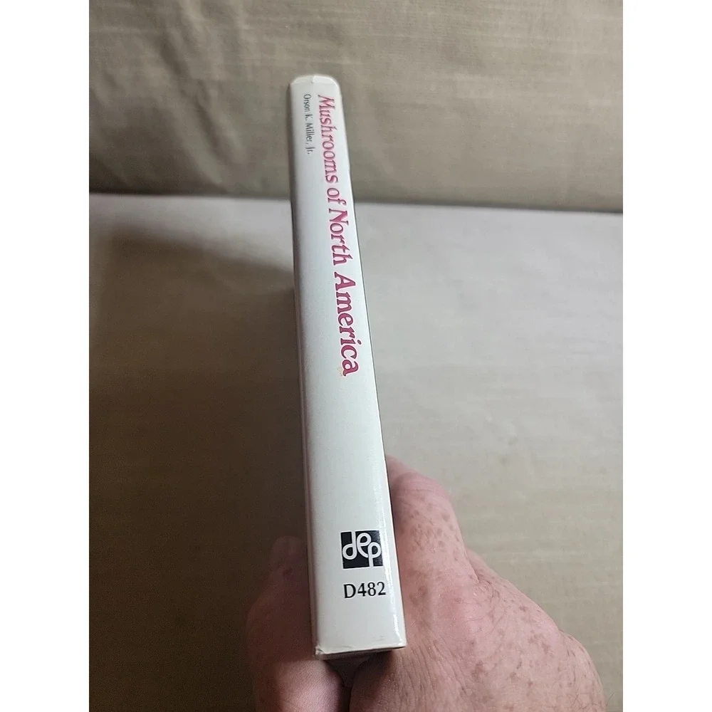 Mushrooms of North America - Jacketed Soft Cover Vintage‎